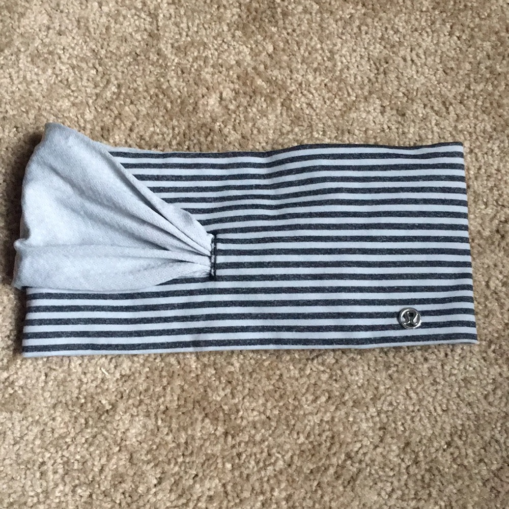 Lulu lemon grey EUC headwarmer/headband